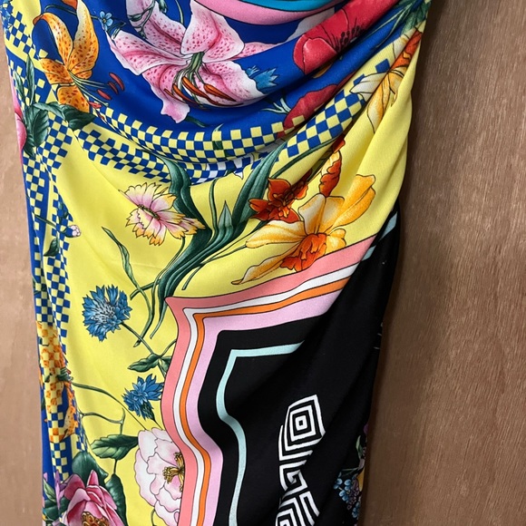 VERSACE Dress - Picture 5 of 14